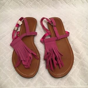 Gap Pink fringe sandals Size 7